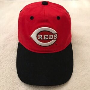 Melonwear MLB Cincinnati Reds Adjustable Baseball Cap